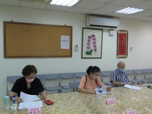 (左起) 朱春雪常務理事、史亞珍理事、王定國理事
